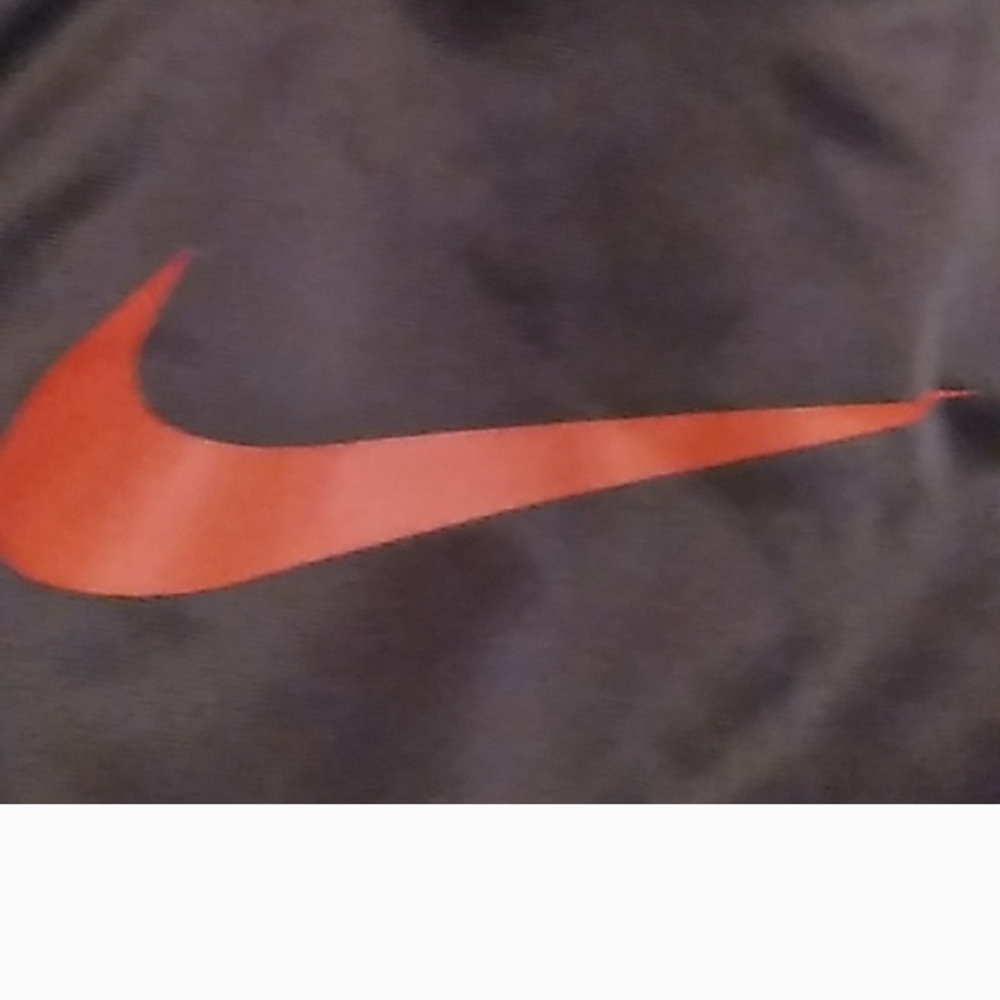 Nike Boys Thermal Dri-Fit Pullover Front Pocket Hoodie Size Large - Picture 3 of 4
